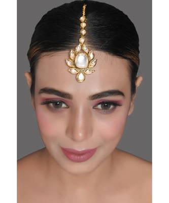 Handcrafted Kundan Mang Tika 2