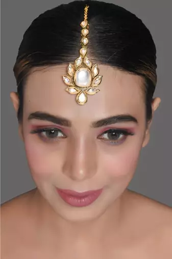 Handcrafted Kundan Mang Tika