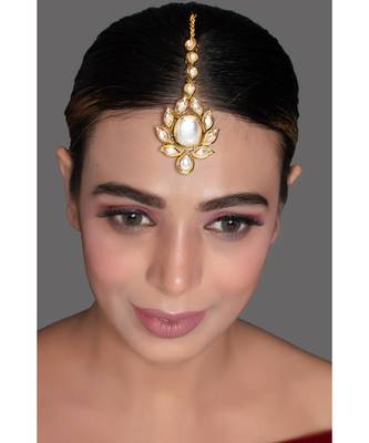 Handcrafted Kundan Mang Tika 3
