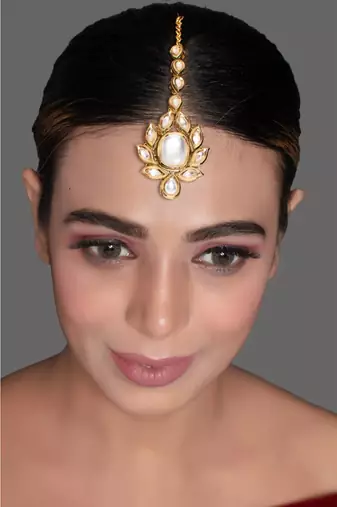 Handcrafted Kundan Mang Tika