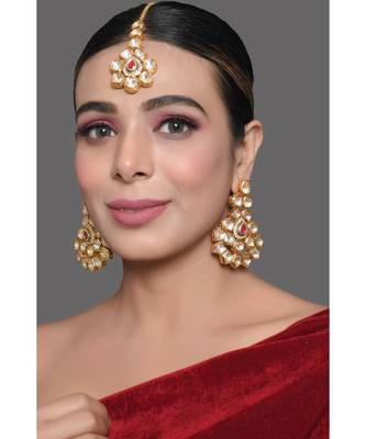 Handcrafted Kundan Studded Gold Toned Earring And Mang Tika Set 3