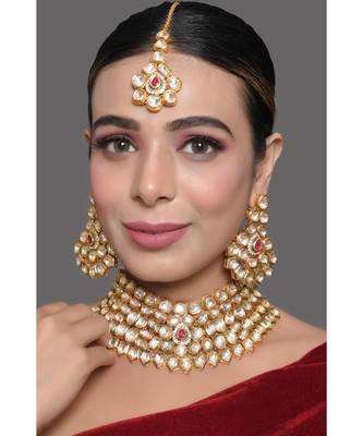 Handcrafted Maharani Kundan Necklace With Earrings & Mang Tika 2
