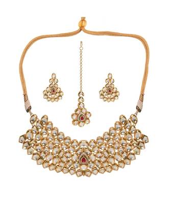 Handcrafted Maharani Kundan Necklace With Earrings & Mang Tika 4