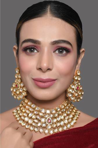 Elegant Kundan Gold Toned Royal Kundan Necklace With Earrings