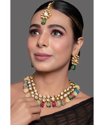 Gold Multicolored Kundan Necklace With Earrings & Mang Tika 2