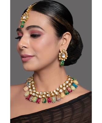 Gold Multicolored Kundan Necklace With Earrings & Mang Tika 3