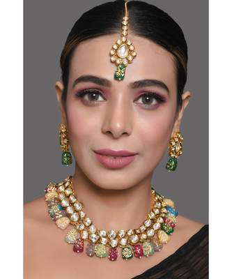 Gold Multicolored Kundan Necklace With Earrings & Mang Tika 4