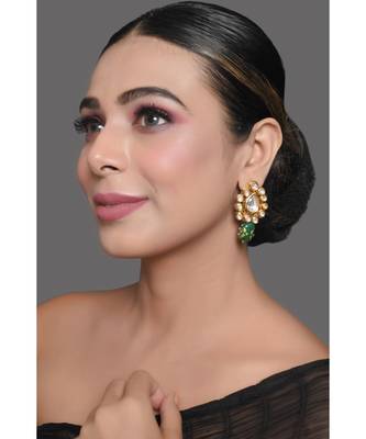 Gold Toned Green Beaded Kundan Earring 1