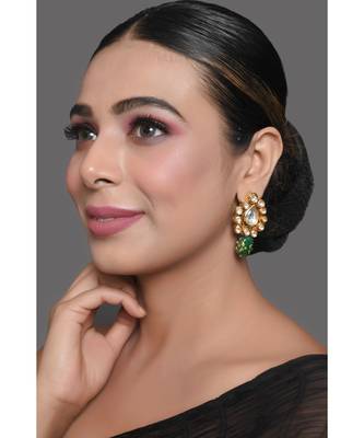 Gold Toned Green Beaded Kundan Earring 2