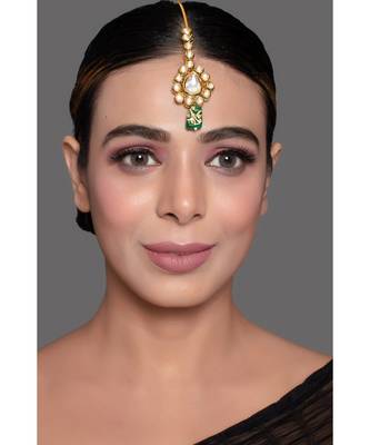 Kundan Gold Toned Green Beaded Mang Tika 1