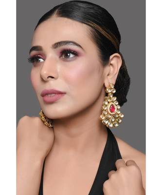 Red Gold Toned Kundan Inspired Earrings 3