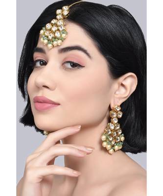 Jade Gold Tone Kundan Earrings And Maang Tikka With Pearls 2