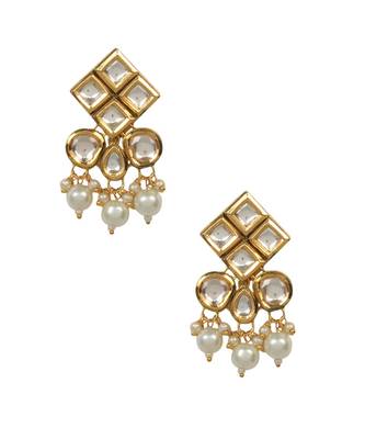 Pearl Beaded Kundan Choker With Matching Earrings & Mang Tika 3