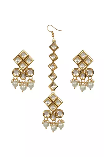 Pearl Beaded Kundan Choker With Matching Earrings & Mang Tika