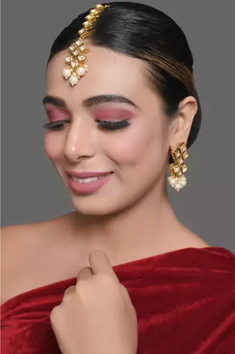 Pearl Beaded Kundan Inspired Earring & Mang Tika Set