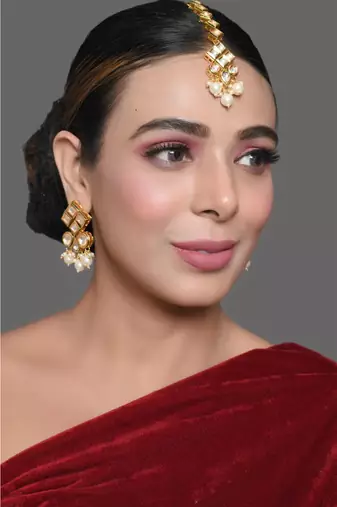 Pearl Beaded Kundan Inspired Earring & Mang Tika Set