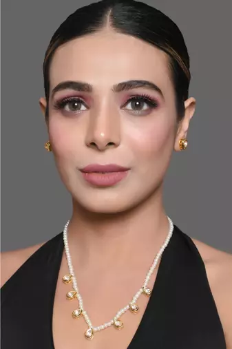 Pearl Beaded Kundan Embellished Necklace With Earrings
