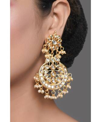 Gold Toned Kundan Crescent Shaped Earring 2