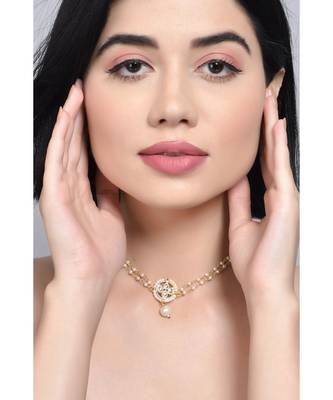 Sleek Moon Shaped Kundan Inspired Choker 3