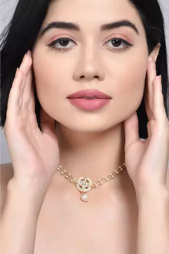 Sleek Moon Shaped Kundan Inspired Choker