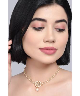 Sleek Moon Shaped Kundan Inspired Choker 4