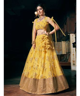 Wedding Designer Sequene Zari Resham embroidery Yellow Net  Lahengha Choli 2