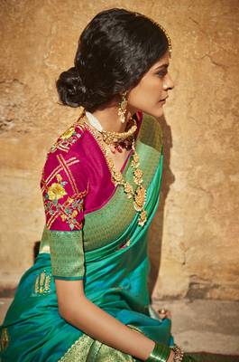 Green woven silk saree with blouse 2