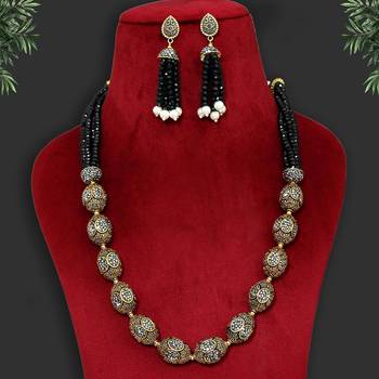 Black necklace-sets 1