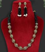 Black necklace-sets