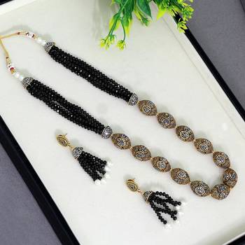 Black necklace-sets 2