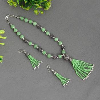 Green necklace-sets 2