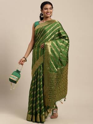 Green woven art silk saree with blouse 2