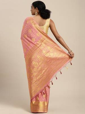 Pink woven crepe saree with blouse 3