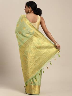 Green woven crepe saree with blouse 3