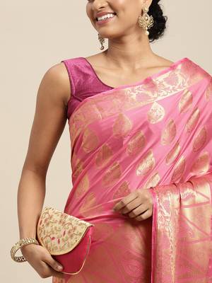 Pink woven crepe saree with blouse 2
