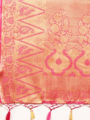 Pink woven crepe saree with blouse 4