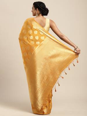 Gold woven crepe saree with blouse 3