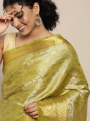 Dark green woven art silk saree with blouse 2