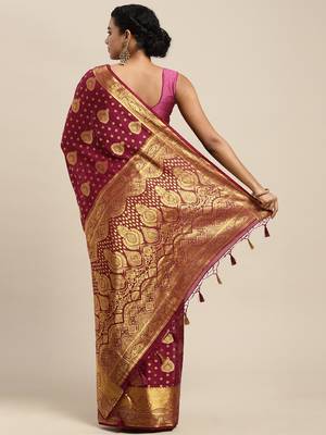 Purple woven crepe saree with blouse 3