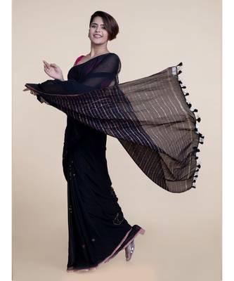 Suta Black  Gold-Toned Striped Zari Pure Cotton Saree 5