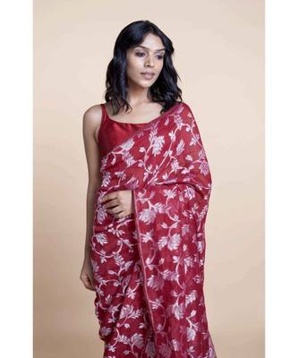 Suta Woman Red  Silver-Toned Handloom Linen Zari Saree 5