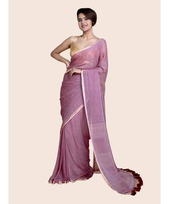 Suta Women Maroon Mul Cotton Saree With Zari Border And Ghicha Pallu 1