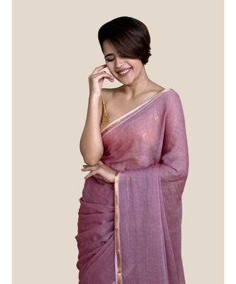 Suta Women Maroon Mul Cotton Saree With Zari Border And Ghicha Pallu 4