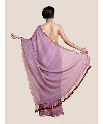 Suta Women Maroon Mul Cotton Saree With Zari Border And Ghicha Pallu 5