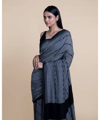 Suta Grey  Black Printed Saree 5