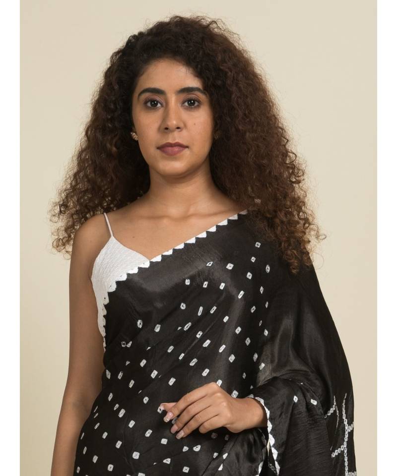 Suta Black  White Bandhani Printed Saree