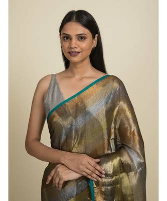 Suta Grey  Gold-Toned Striped Saree 3