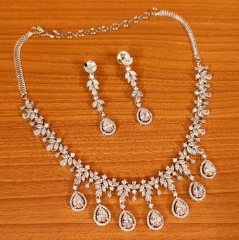 White necklace-sets 1
