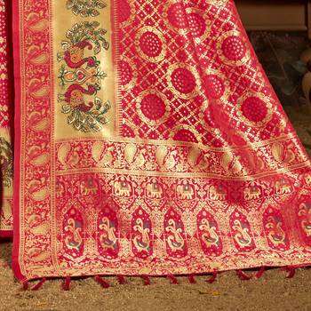 Pink woven silk blend saree with blouse 3