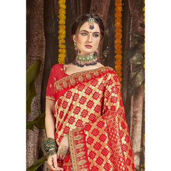 Red woven silk blend saree with blouse 2
